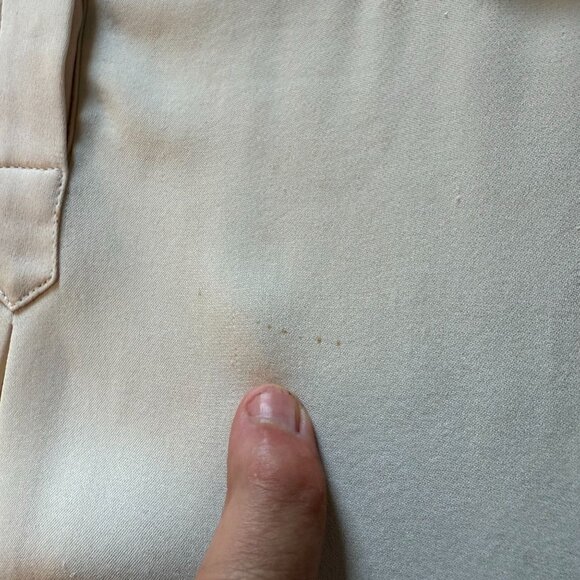 Joie 100% Silk Blouse Top Women's Size Medium Pocket & Roll-Tab Sleeves Cream - Picture 2 of 9